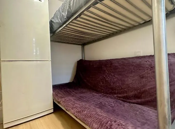 Little Room With Private Wc And Shower Close To Portaventura