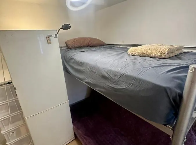 Little Room With Private Wc And Shower Close To Portaventura