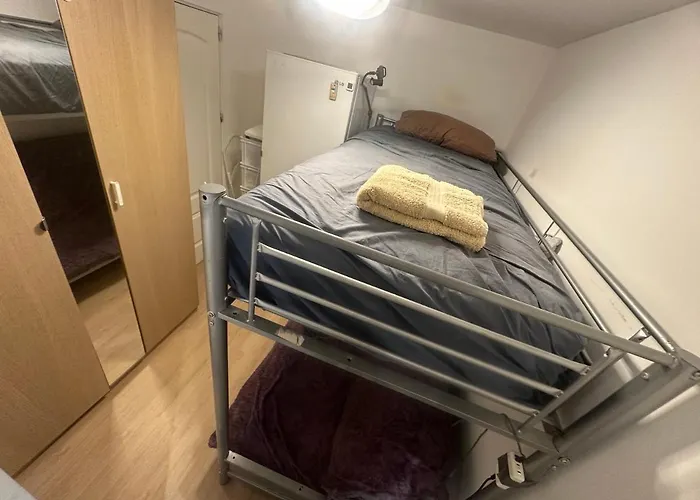 Little Room With Private Wc And Shower Close To Portaventura